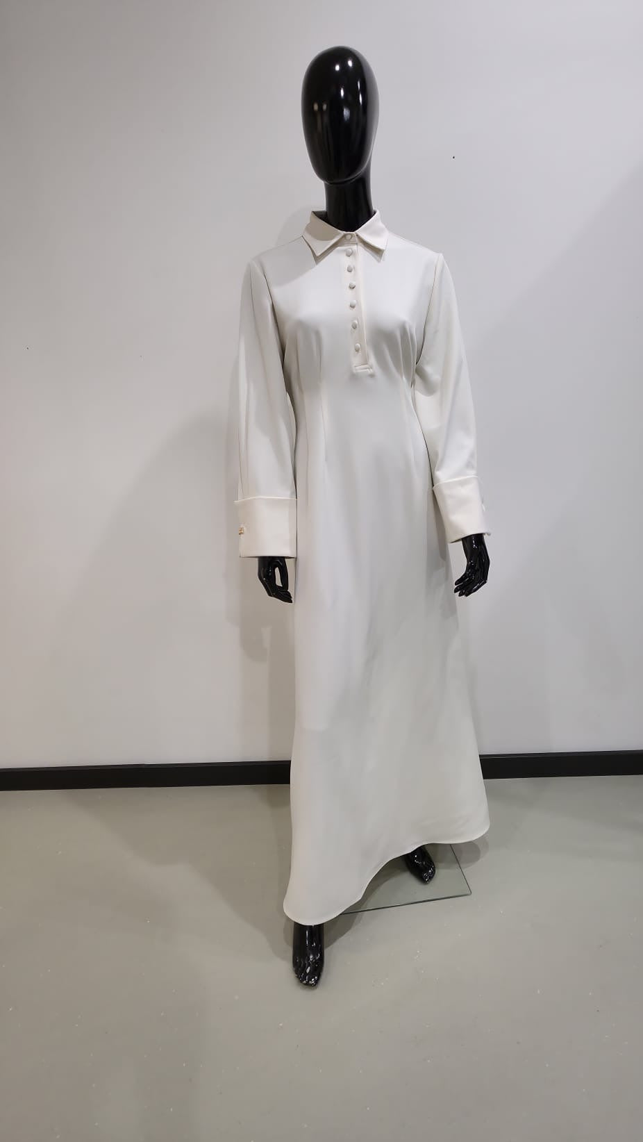 Ivory Dress met gouden knop